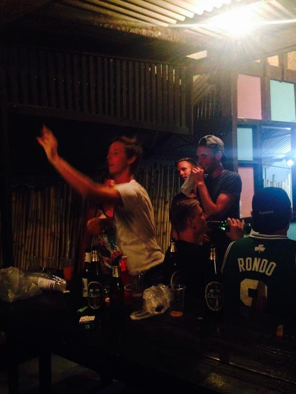 Bamboozle Hostel หาดริ้น ภายนอก รูปภาพ